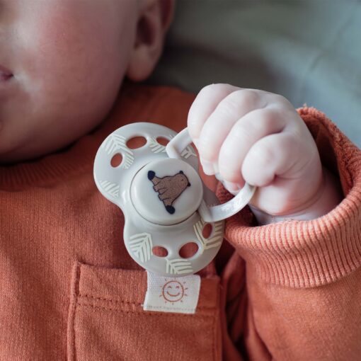 Tommee Tippee Fun Style Soother 0-6m - Image 2